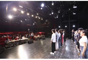 我操美女骚逼高三年级表演专业举行阶段考试